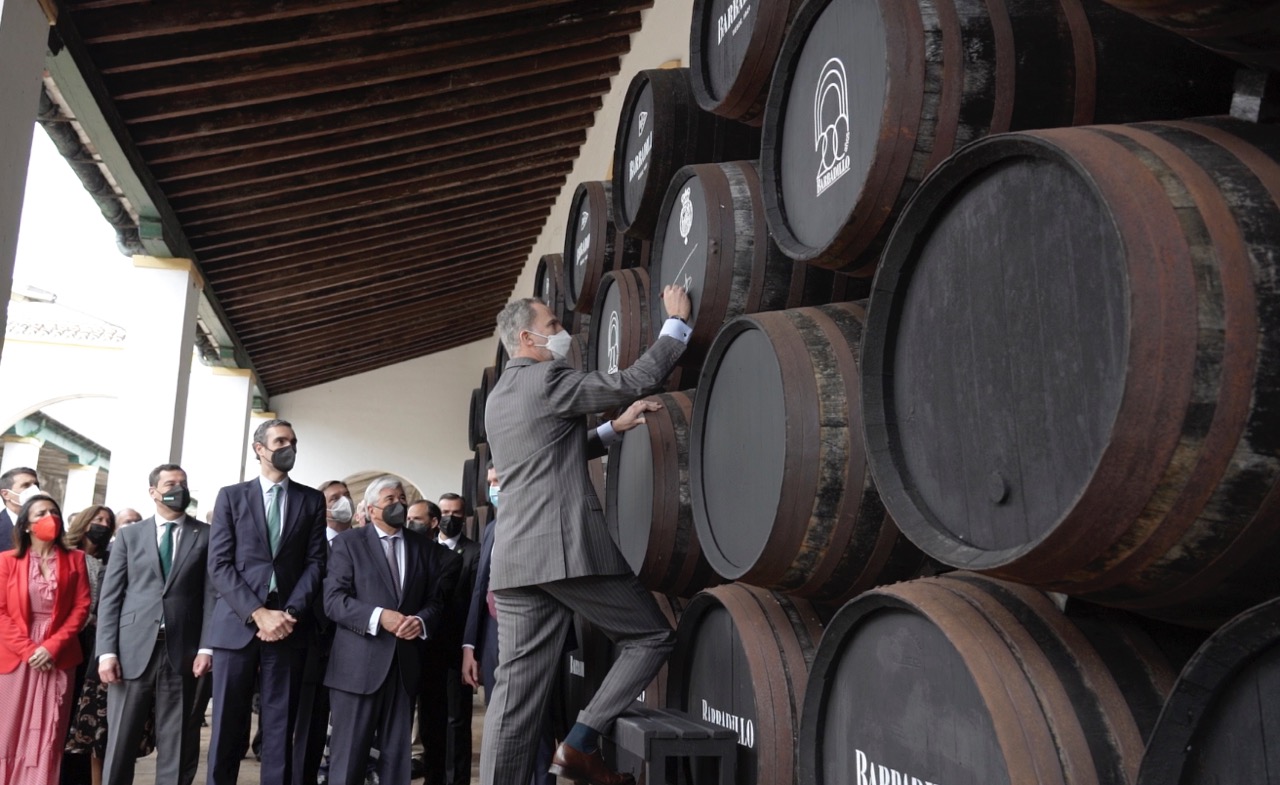 el rey Felipe en Bodegas barbadillo